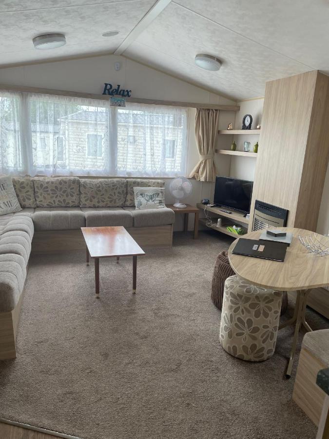 Parkdean Static Caravan On Cherry Tree Holiday Park Great Yarmouth Bagian luar foto